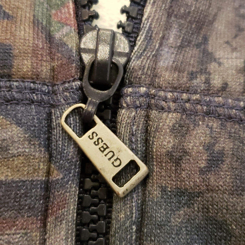 🆕️GUESS ZIPUP HOODIE - Picture 4 of 4